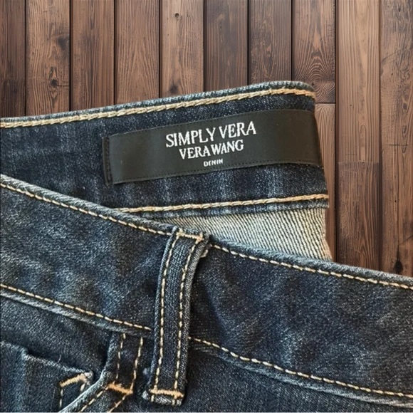 Simply Vera Vera Wang Blue Denim Mid-Rise Capris​ - Picture 9 of 14